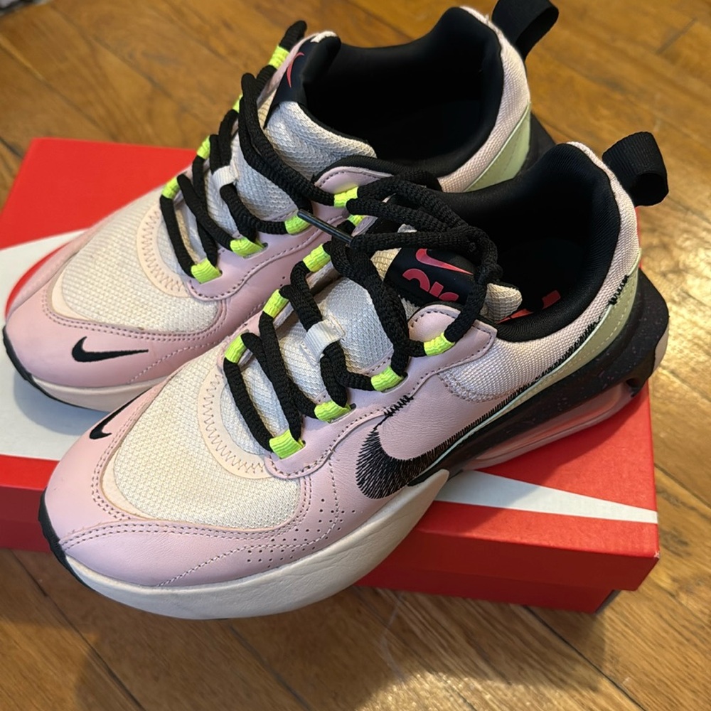 Nike air max Verona QS Pink w size 7